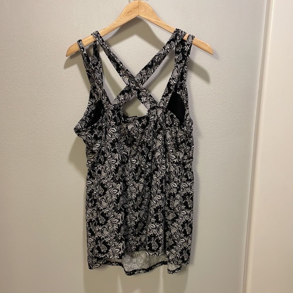 Torrid Womans black and white patterned top - Picture 7 of 13
